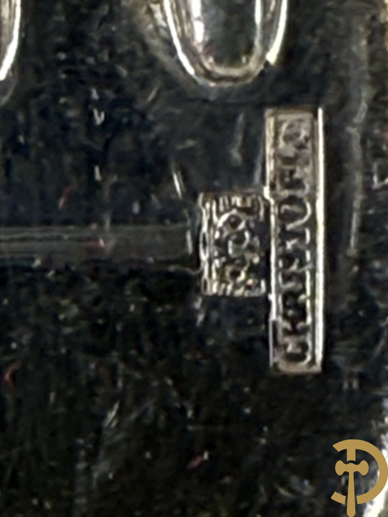 Verzilverd bestek Christoffle, model Marly bestaande uit 12 messen, 12 vorken, 12 lepels, 12 dessertvorken en 12 dessertlepels, 6 visvorken en 6 vismessen, 9 koffielepels en pollepel in schrijn