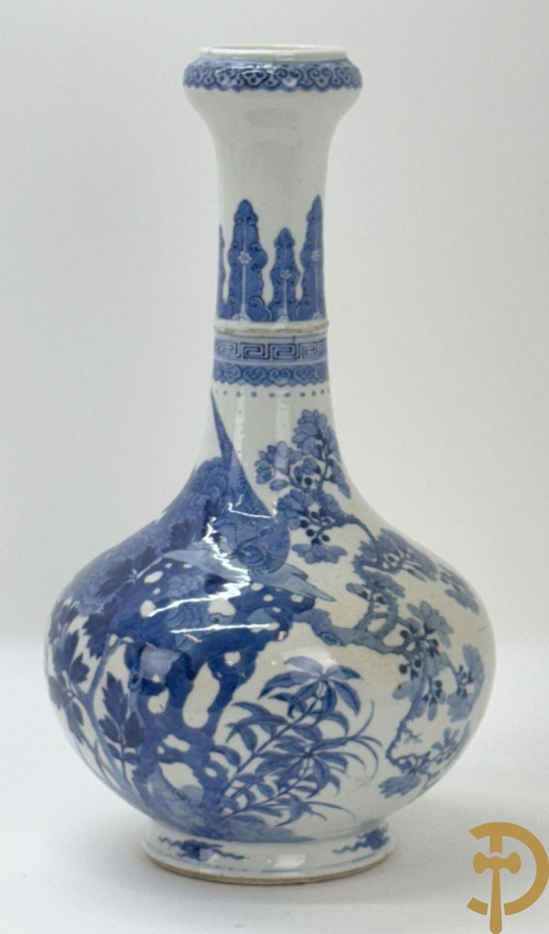 Chinese blauw/witte porseleinen kalebasvormige vaas met bloemen- en vogeldecor, onderaan gemerkt