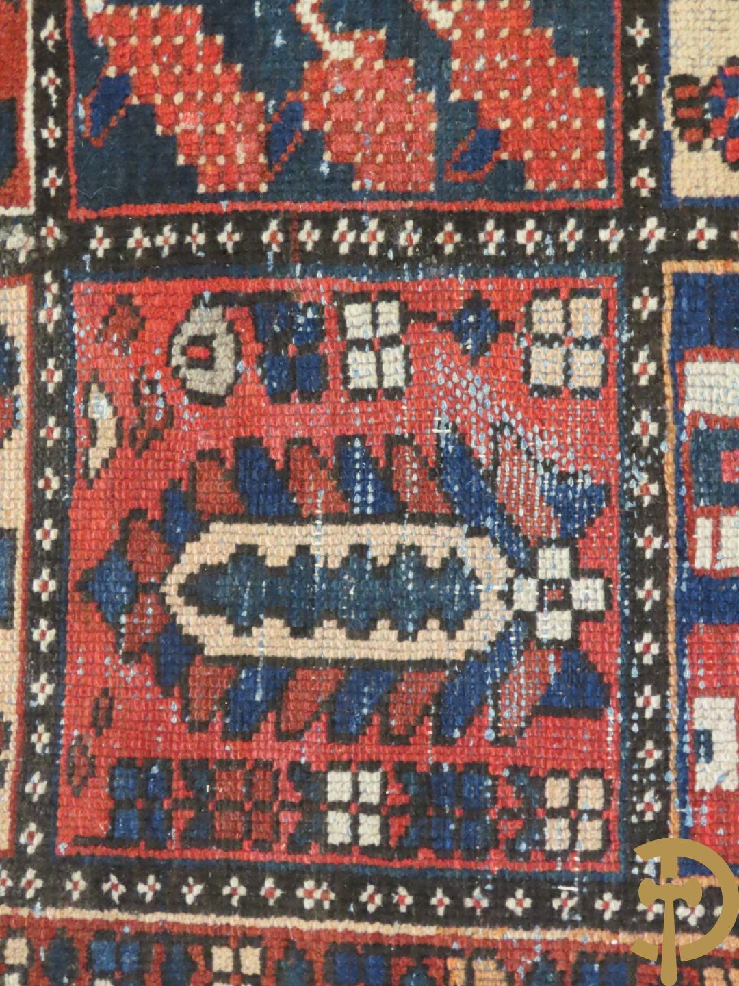 Oosters handgeknoopt tapijt met patronen + Oosterse handgeknoopte loper + kamelenmat