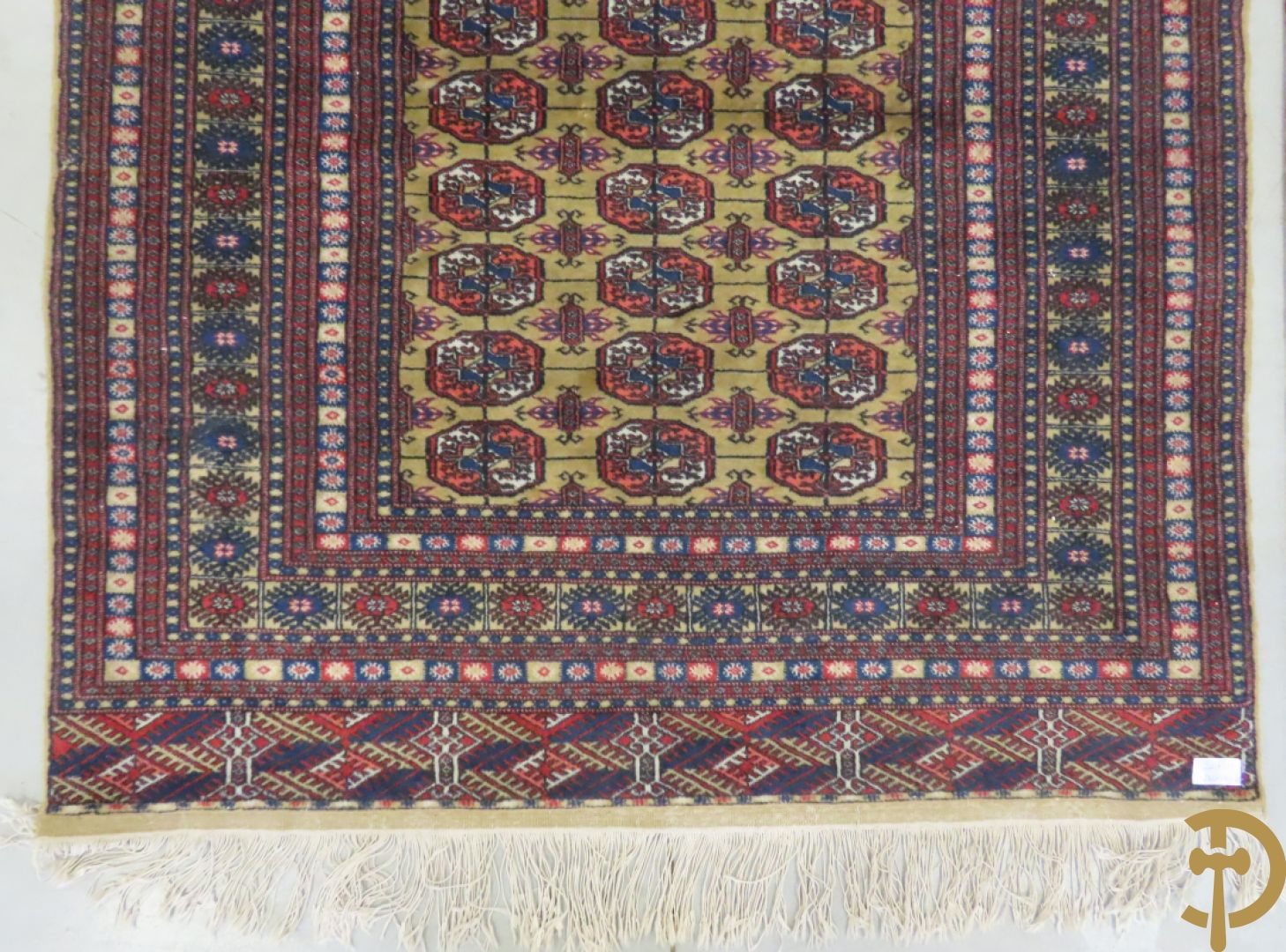 Drie oosterse handgeknoopte tapijten (2 Bouchara en 1 Hamadan)