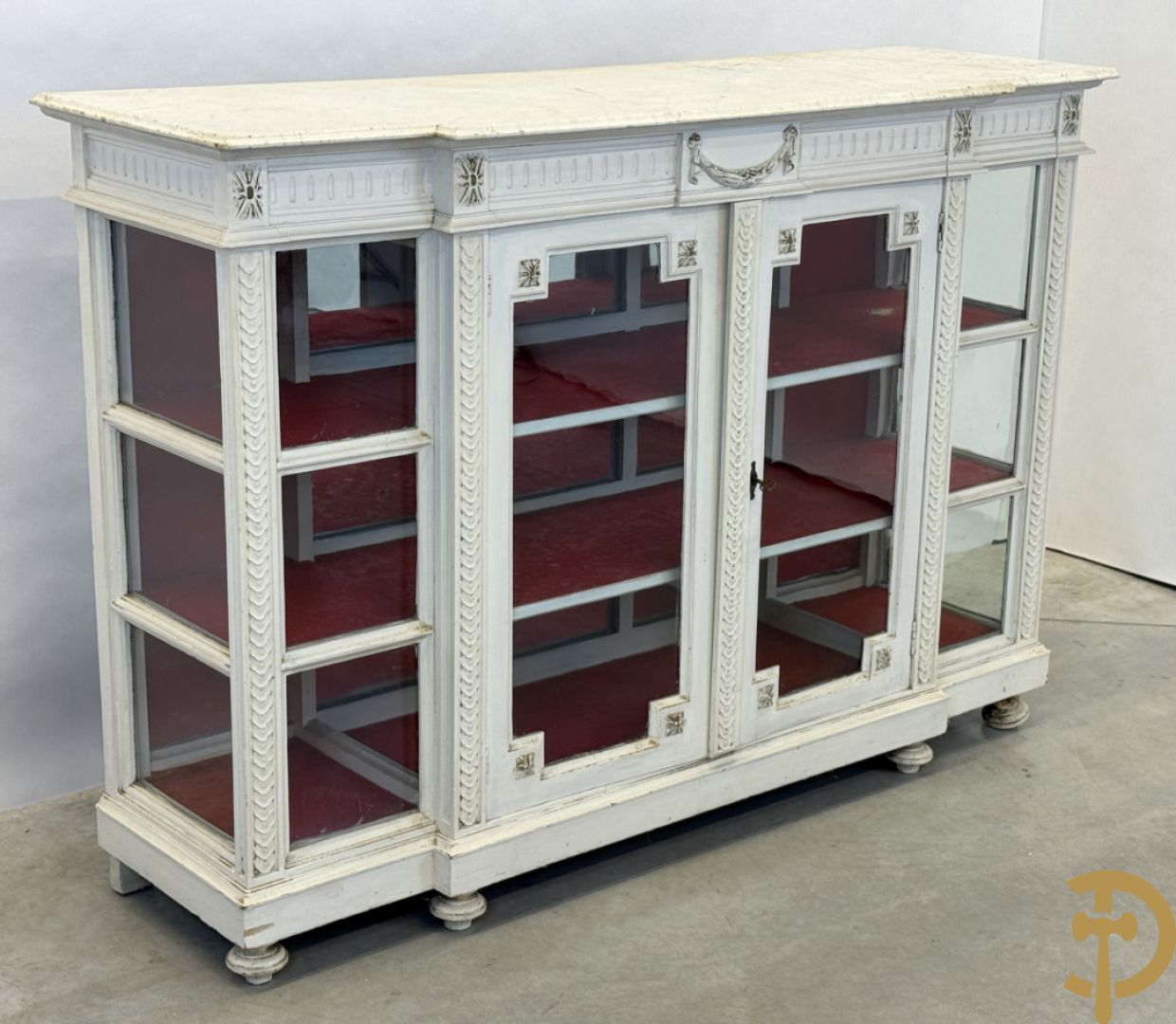 Louis XVI vitrine als toonbank met 2 deuren en 2 zijkanten - met wit marmeren blad