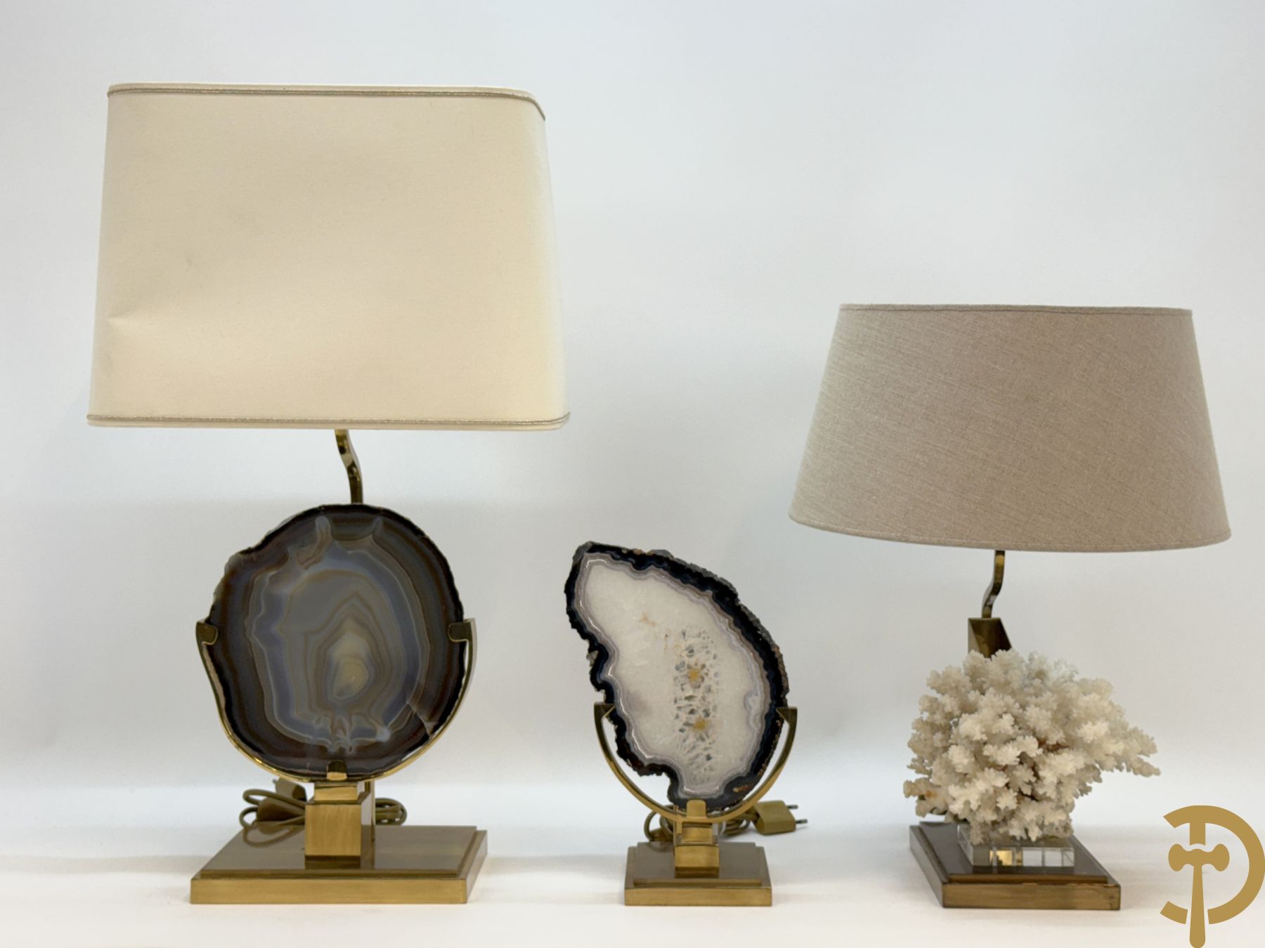 Twee vintage koperen lampadaires met agaat en 1 met koraal