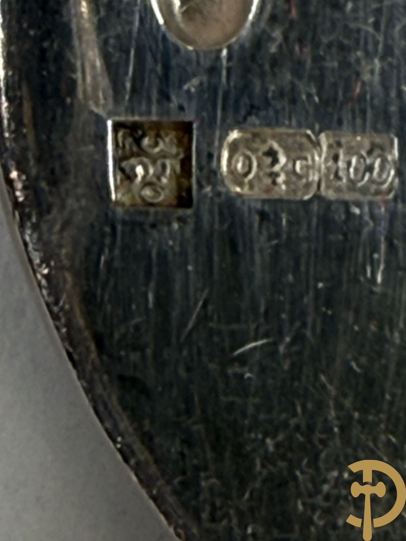 Verzilverd bestek Christoffle, model Marly bestaande uit 12 messen, 12 vorken, 12 lepels, 12 dessertvorken en 12 dessertlepels, 6 visvorken en 6 vismessen, 9 koffielepels en pollepel in schrijn