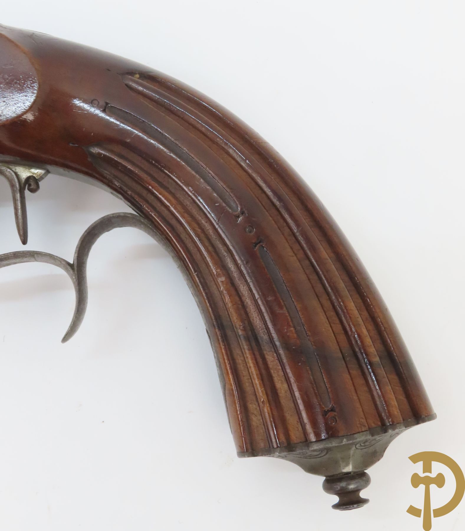 Antieke duelleerkoffer met paar percussie duelleerpistolen met notelaren handvat - (Antiek sierwapen daterend voor 1893 - kopers gebonden aan de Belgische wetgeving)