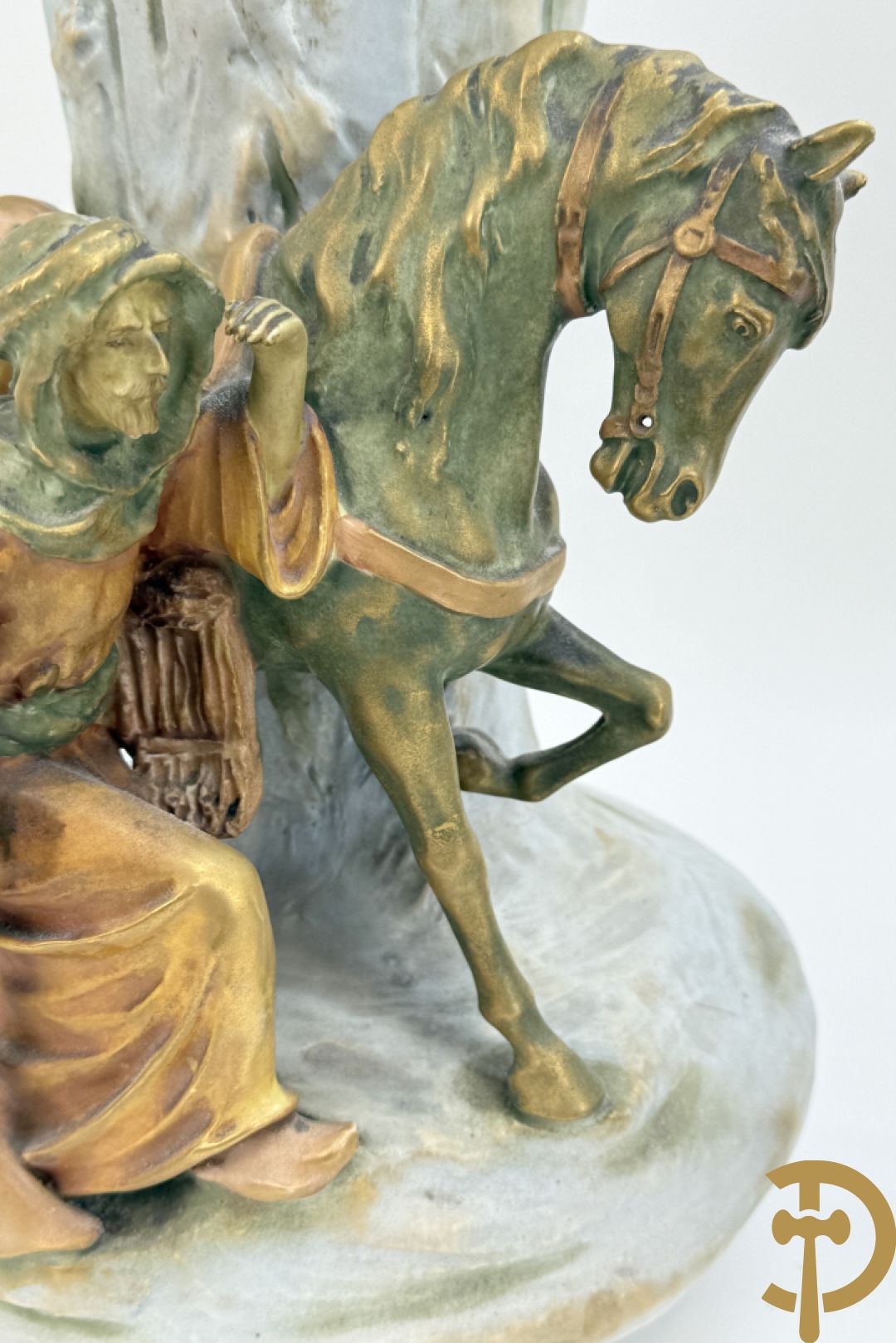 Paar Austria vazen bezet met orientaalse ruiters, nummer 4935