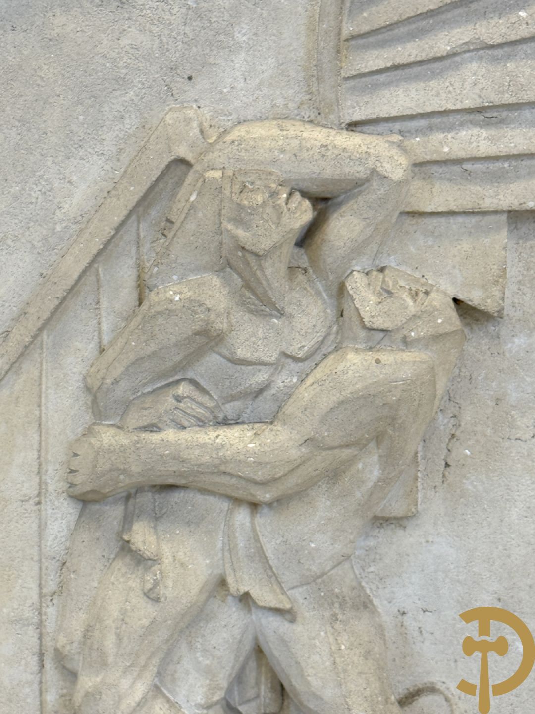 WILLAERT getekend - Gestyleerd Art Deco basrelief met Icarus en vliegenierssymbool in beton