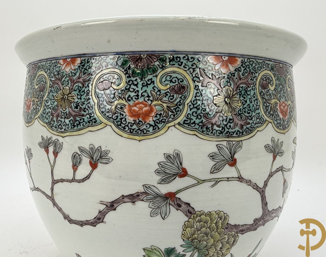 Chinese porseleinen cacheot met bloemen en vogeldecor