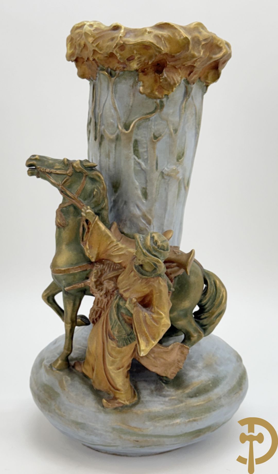 Paar Austria vazen bezet met orientaalse ruiters, nummer 4935