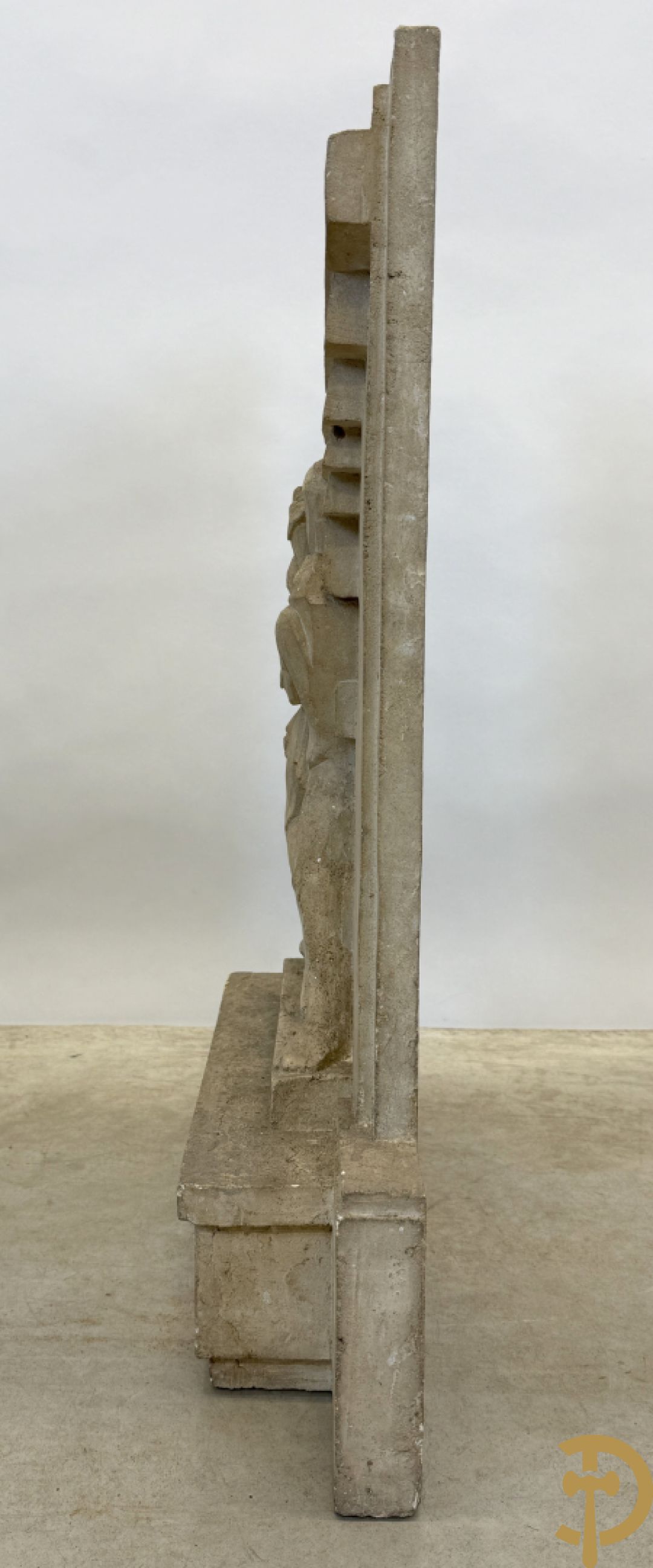 WILLAERT getekend - Gestyleerd Art Deco basrelief met Icarus en vliegenierssymbool in beton