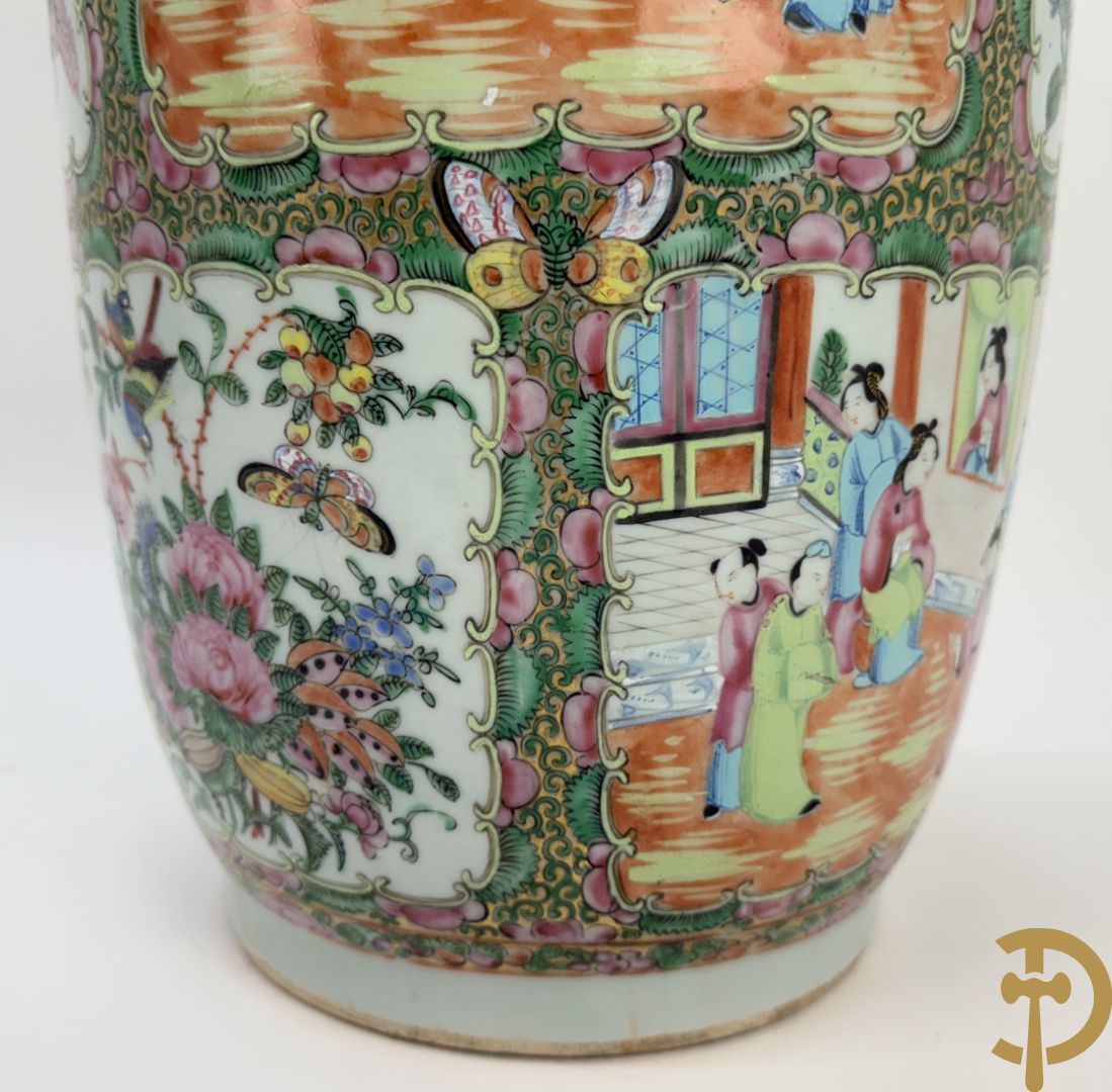 Chinese porseleinen Kanton vaas met geanimeerde taferelen