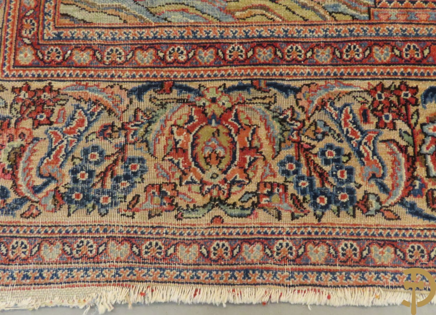 Oosters handgeknoopt tapijt Tabriz met amfoor, bloemen en levensboom