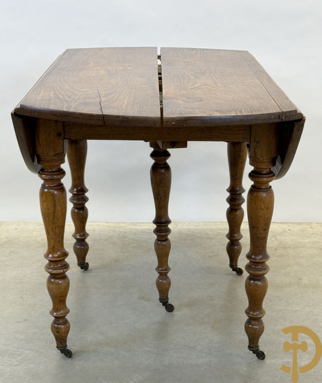 Eiken uittrekbare coulissetafel op 6 uittrekbare poten