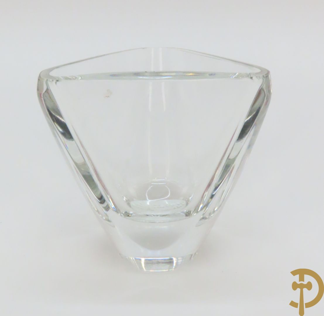 Zes gekleurde Val-Saint-Lambert glazen + 3 vaasjes + asbak