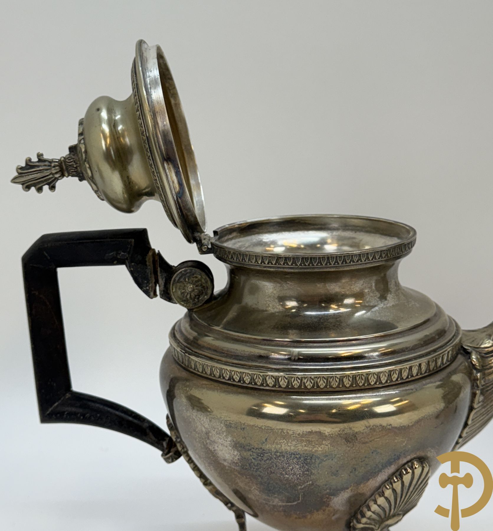 Verzilverd koffie en theestel op plateau, Metal Blanc getekend