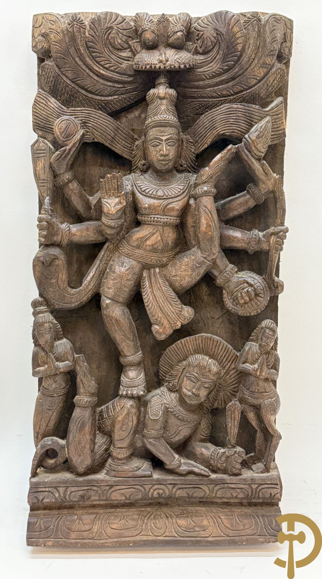 Paar Indische houtgesculpteerde basreliefs van geisha