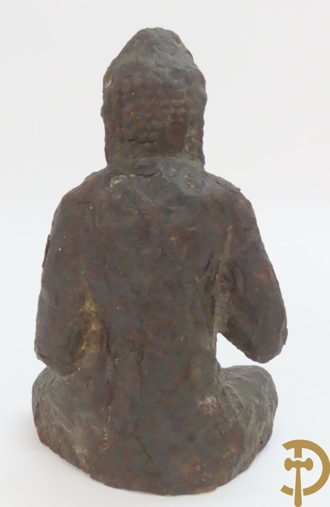 Bronzen zittende boedha + boedha in verweerd metaal