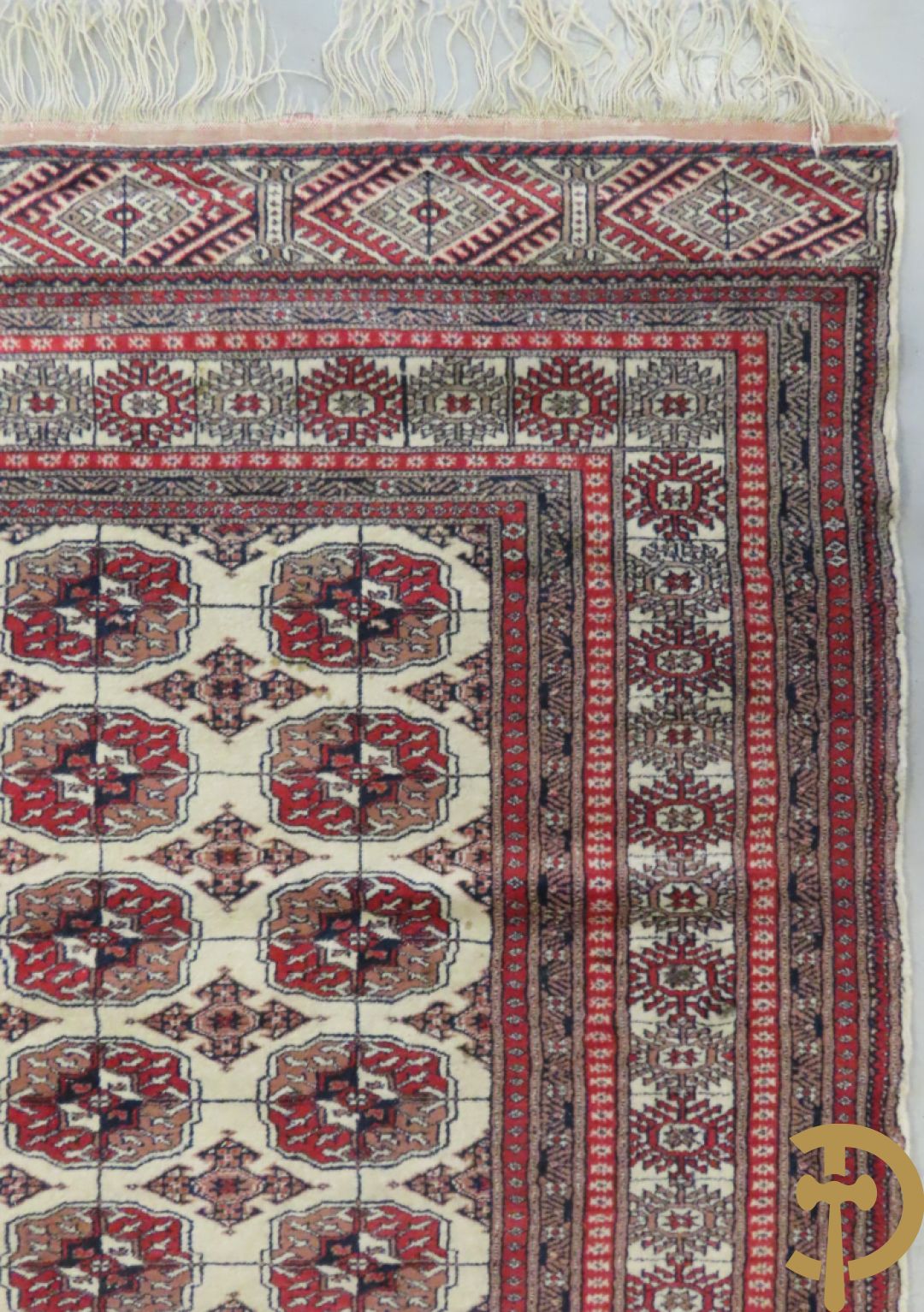 Drie oosterse handgeknoopte tapijten (2 Bouchara en 1 Hamadan)