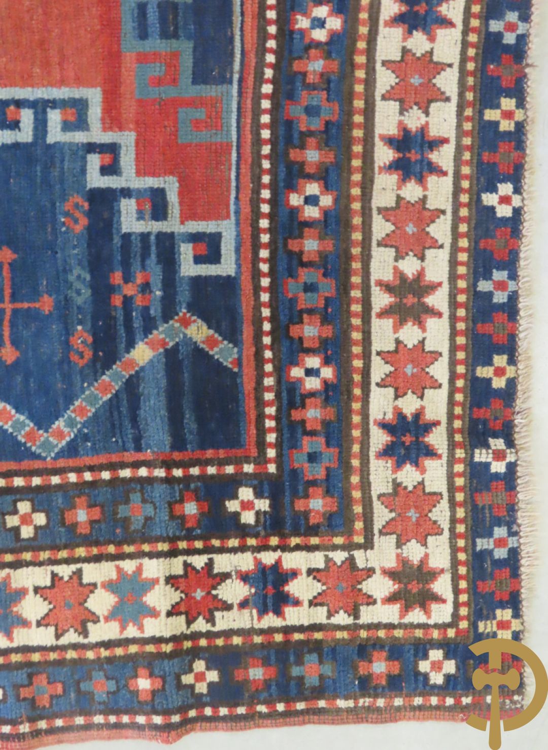 Oosterse handgeknoopt tapijt Kaukasus met geometrische motieven op blauwe fond