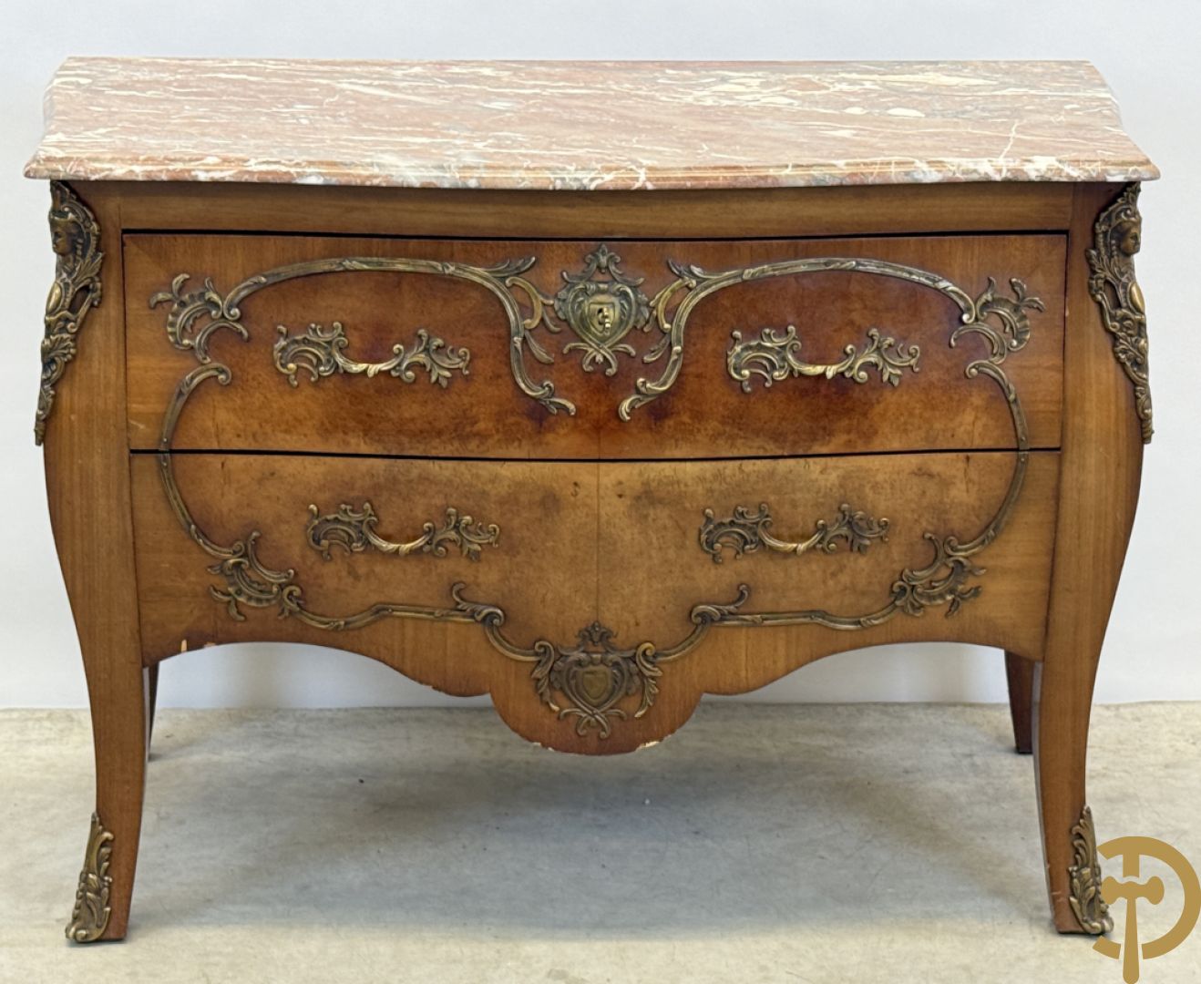 Notelaren Louis XV tweeladencommode met bronsbeslag en marmeren blad