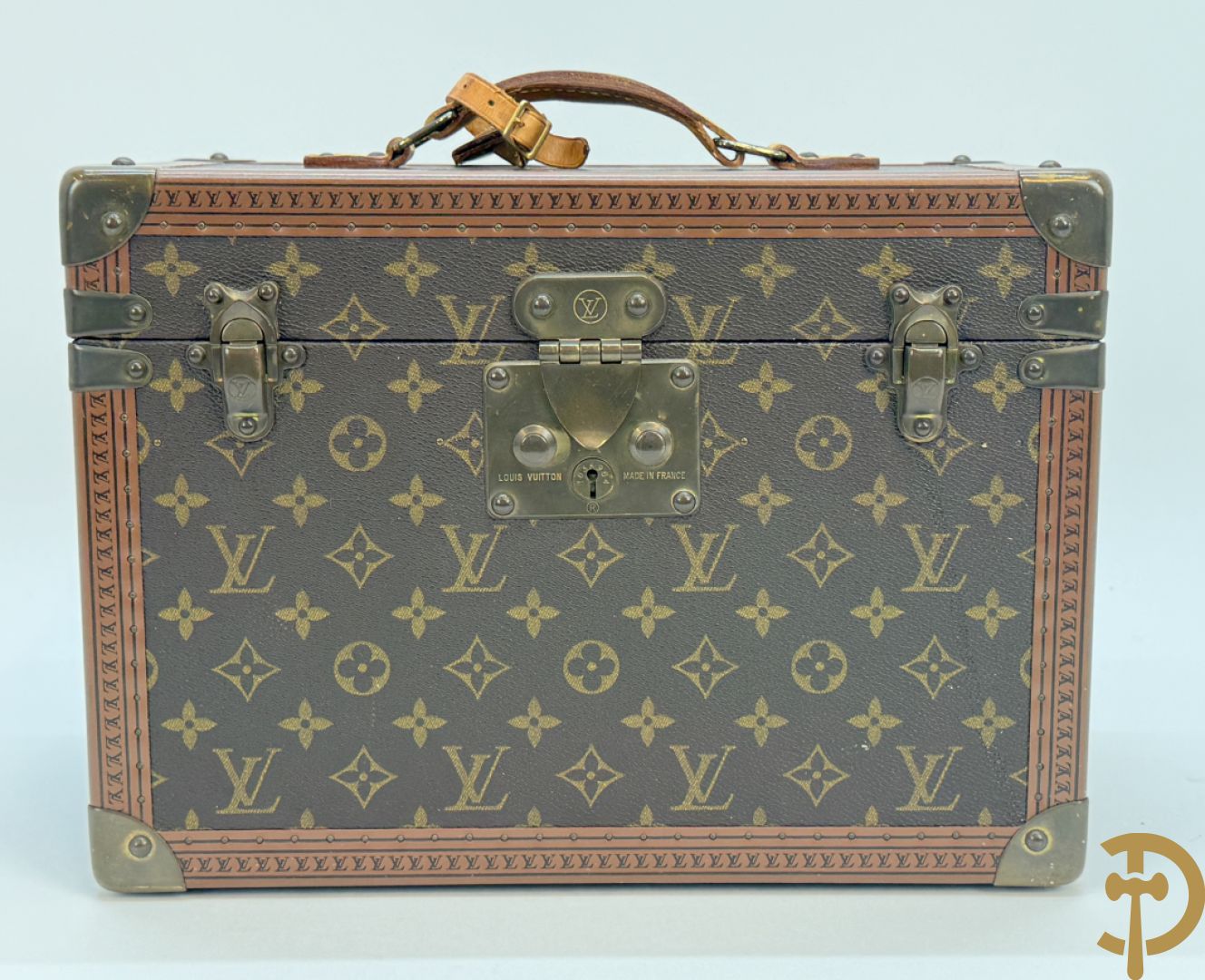 Louis Vuitton beauty case met verschillende vakjes en genummerd 948947
