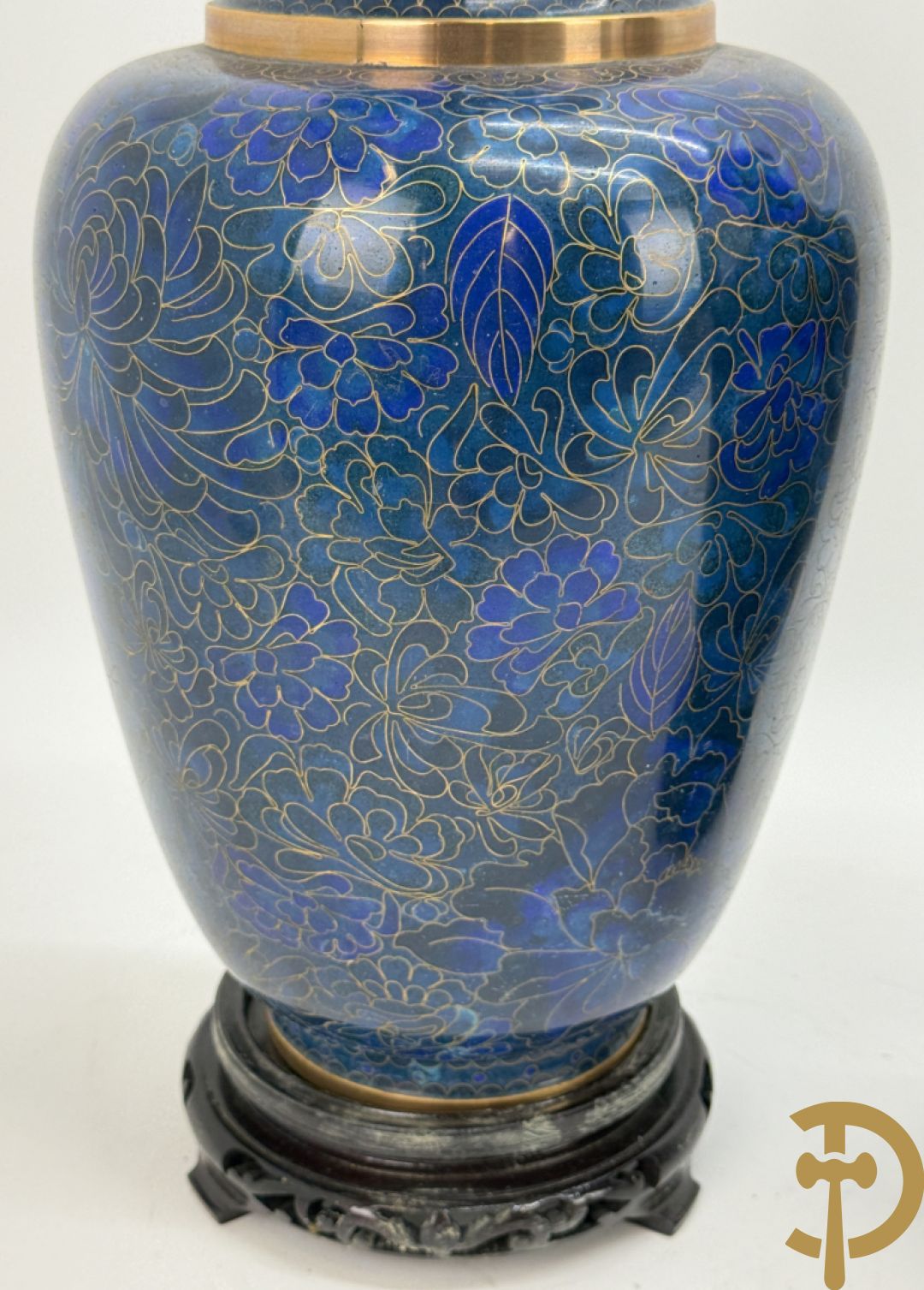 Paar blauwe cloisoné vazen met bloemendecor