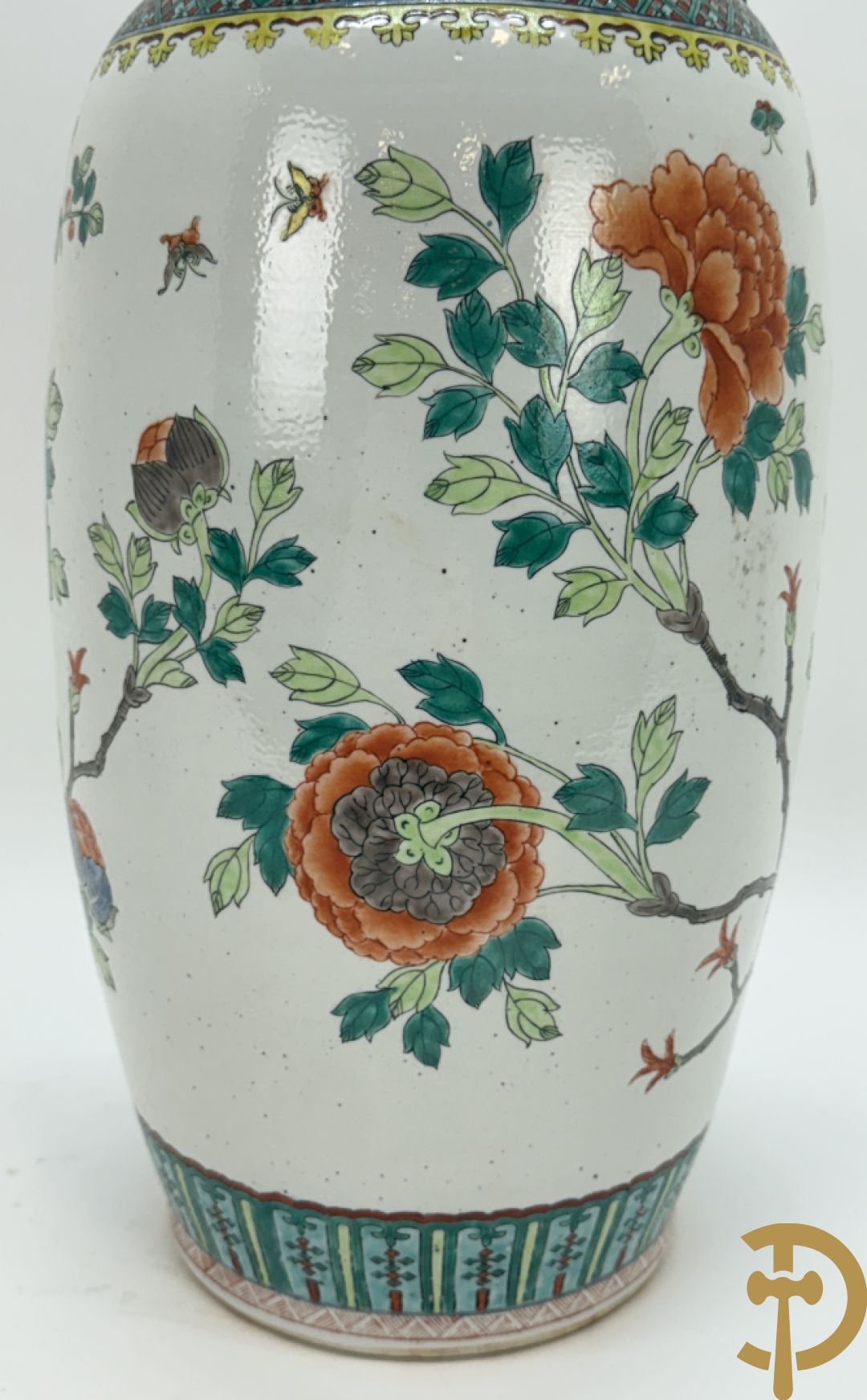 Chinese porseleinen vaas met bloemen en vogelmotieven