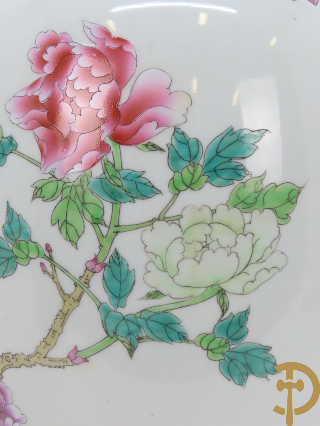 Chinese porseleinen repubieksvaas met bloementafereel