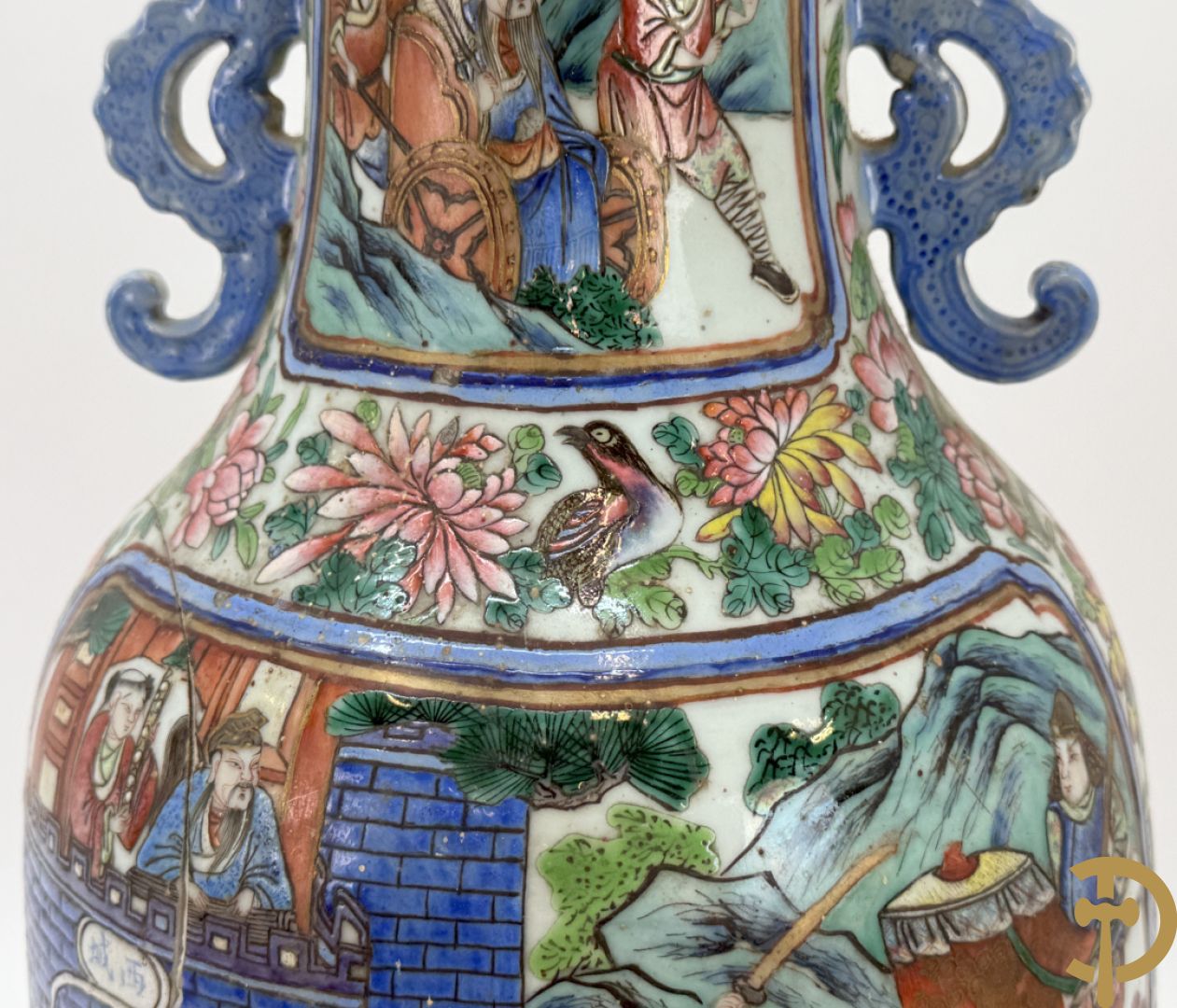 Chinese porseleinen vaas met geanimeerd krijgerdecor en vogeltaferelen