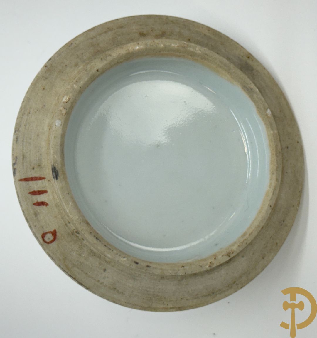 Drie Chinese porseleinen dekselpotiches met vogel- en bloemendecor