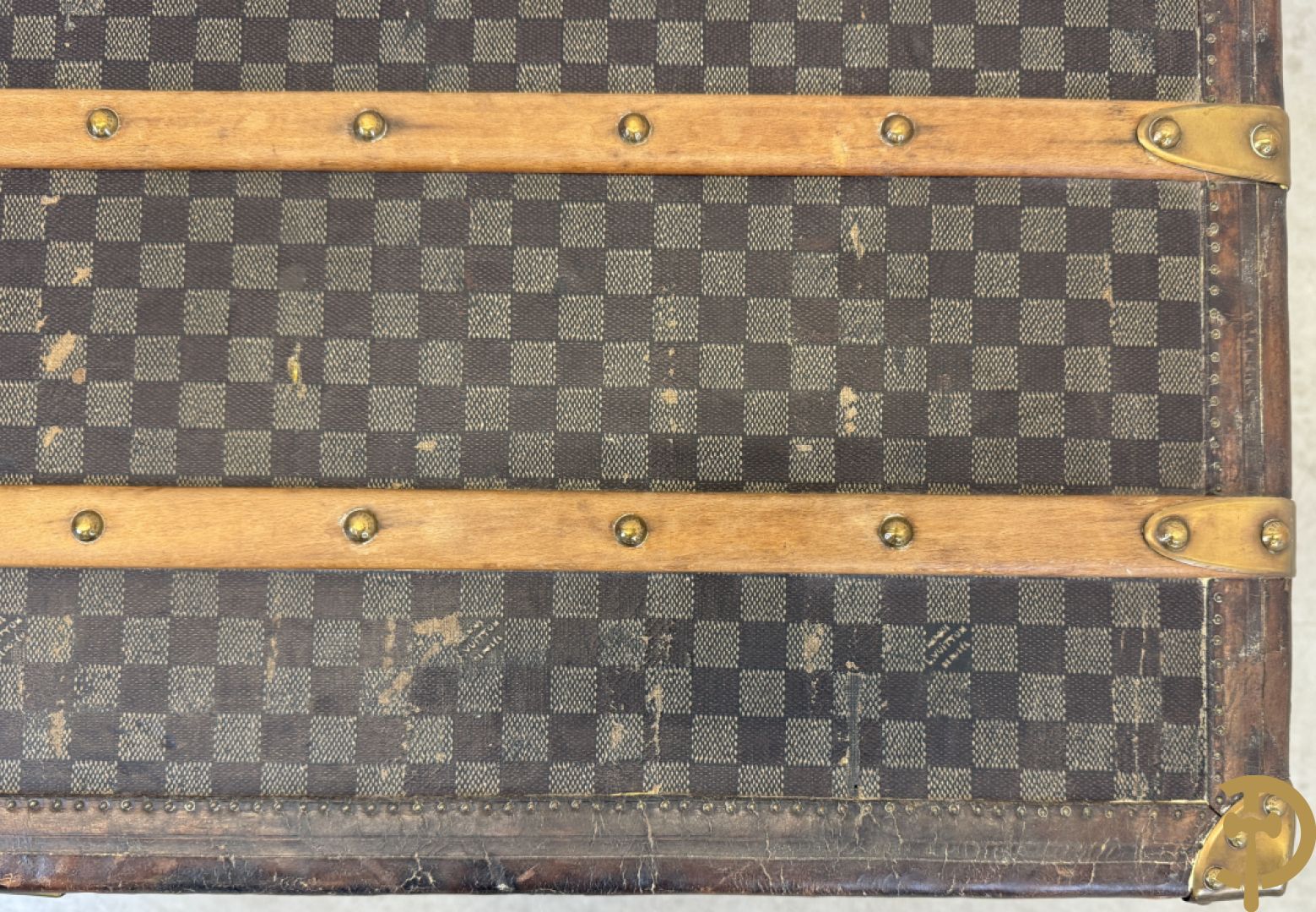 Antieke reiskoffer Louis Vuitton met houten latten, genummerd N41601, met bijhorende sleutel