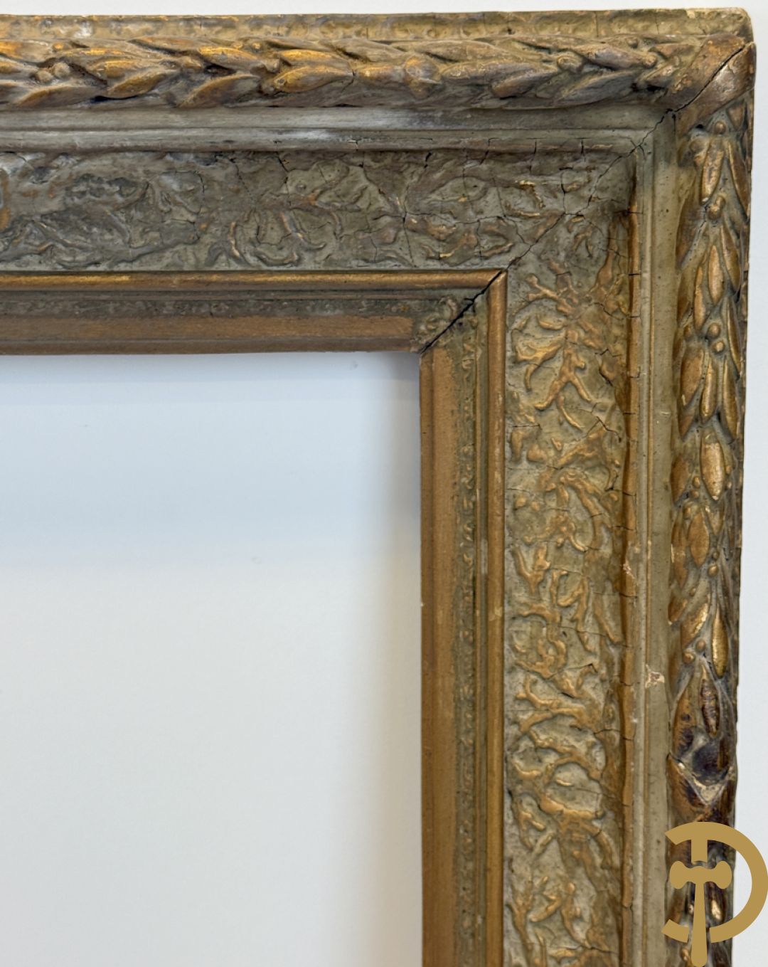 Oude vergulde lijsten Louis XVI stijl, deels met moulures