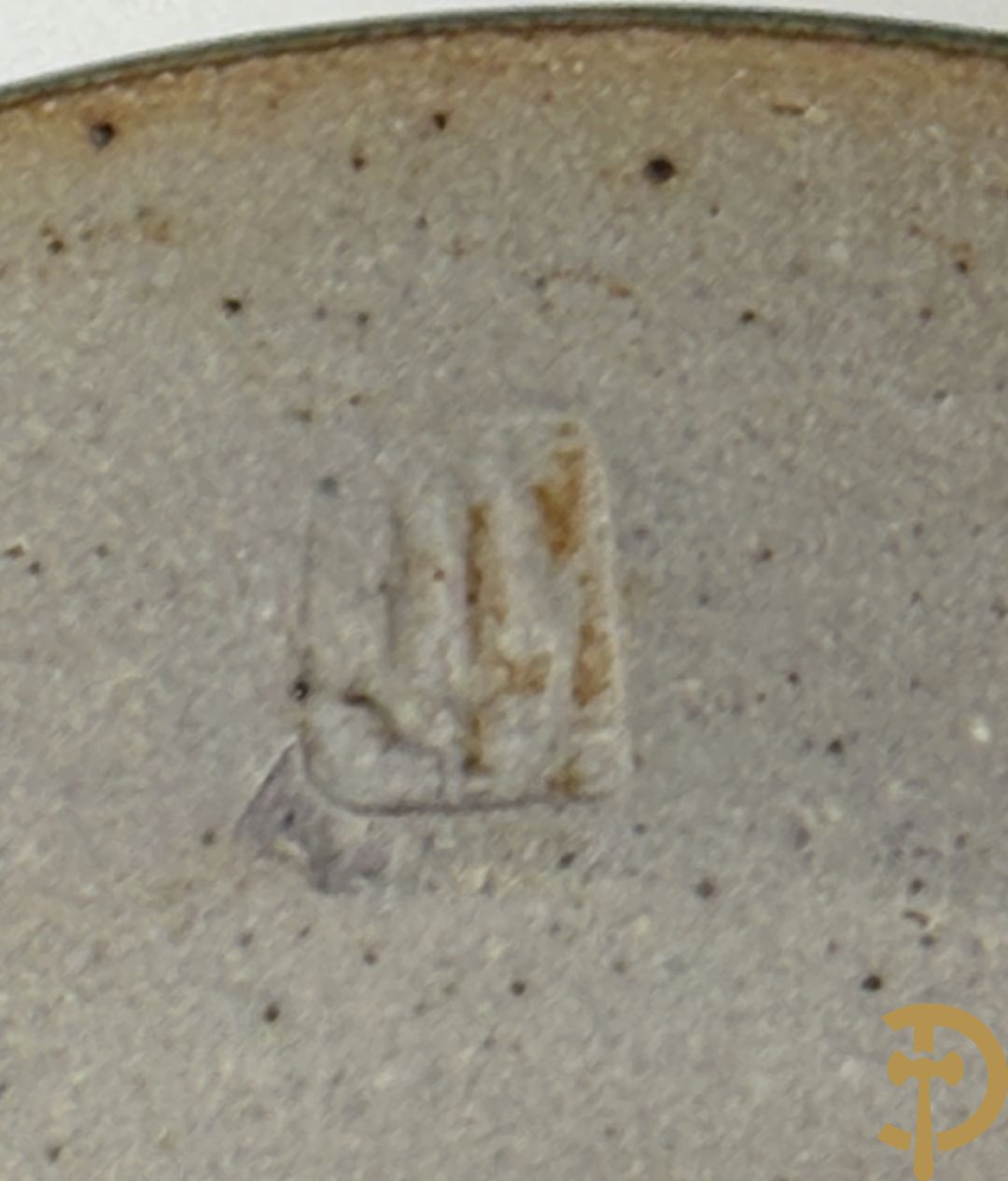 LEI HANNEN (van) onderaan gemerkt - Paar design dekselpotiches van geglazuurde keramiek