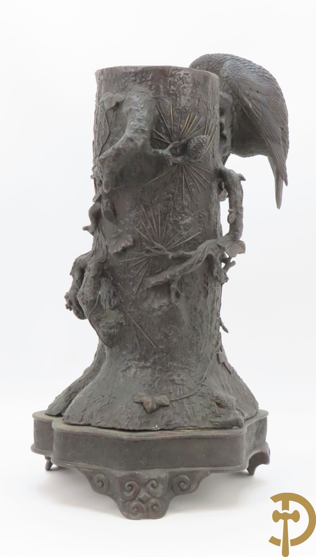 Bronzen ornament van boomstronk met takken en adelaar