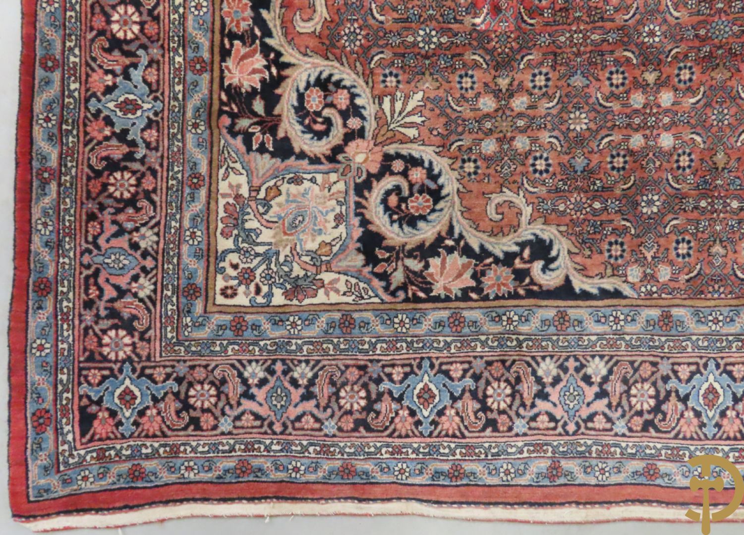 Oosters handgeknoopt tapijt