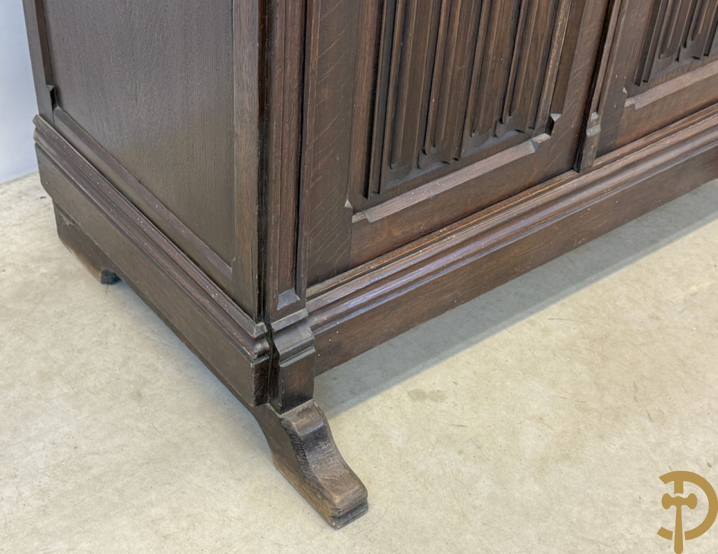 Massief eiken secretaire abattant met lade, klep en 2 deuren, centraal met interieur, Neo Gotisch