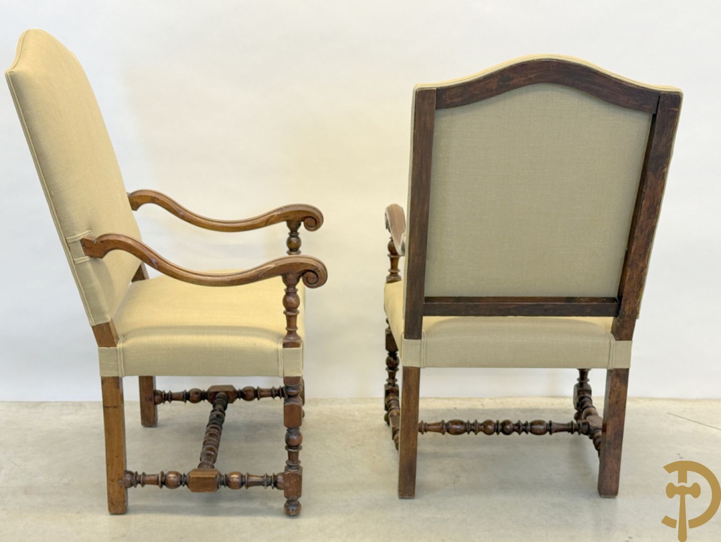 Paar notelaren Louis XVIII armzetels