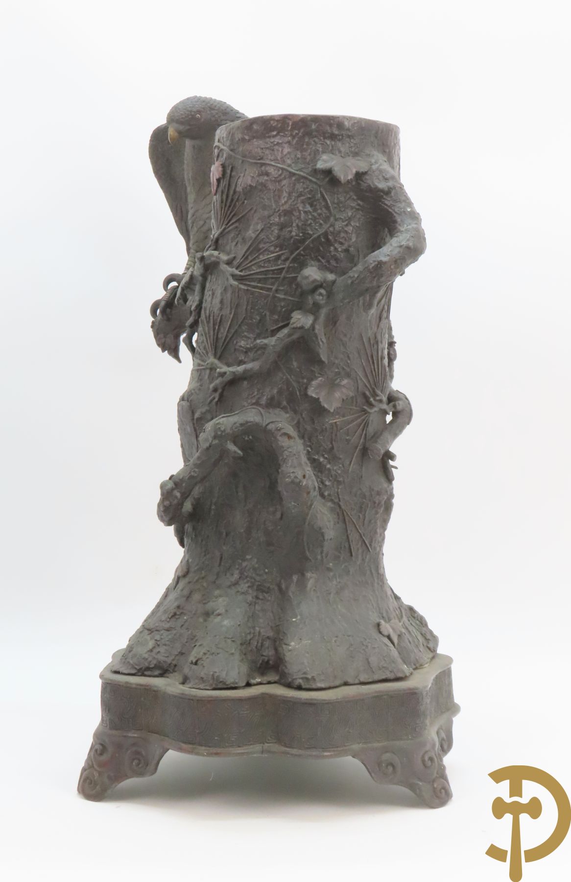 Bronzen ornament van boomstronk met takken en adelaar