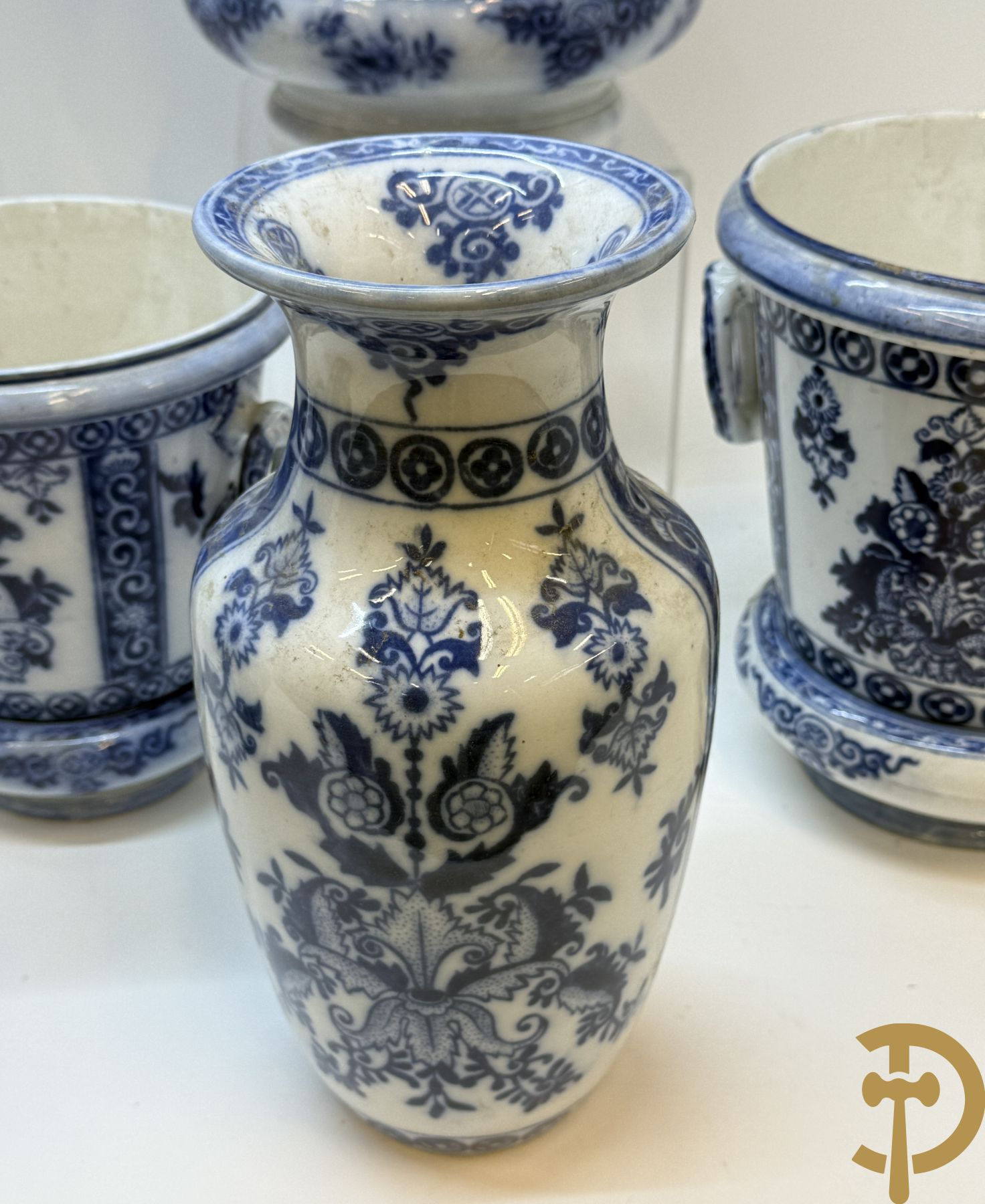 Verzameling cachepots en vazen P. Regout & Cie Maastricht