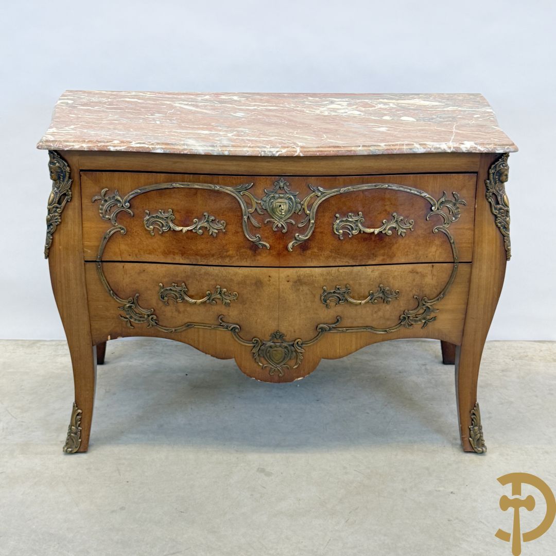 Notelaren Louis XV tweeladencommode met bronsbeslag en marmeren blad