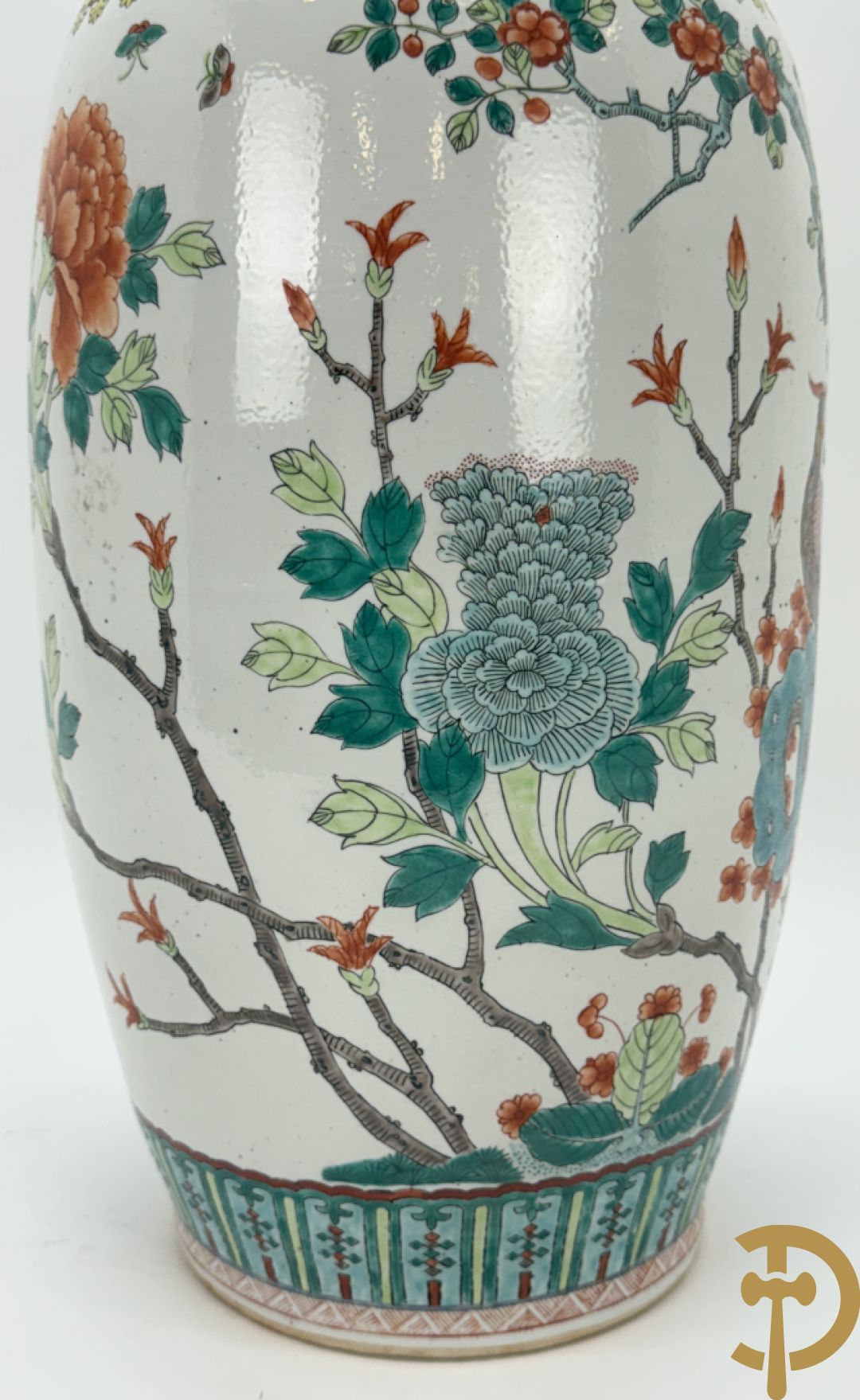 Chinese porseleinen vaas met bloemen en vogelmotieven