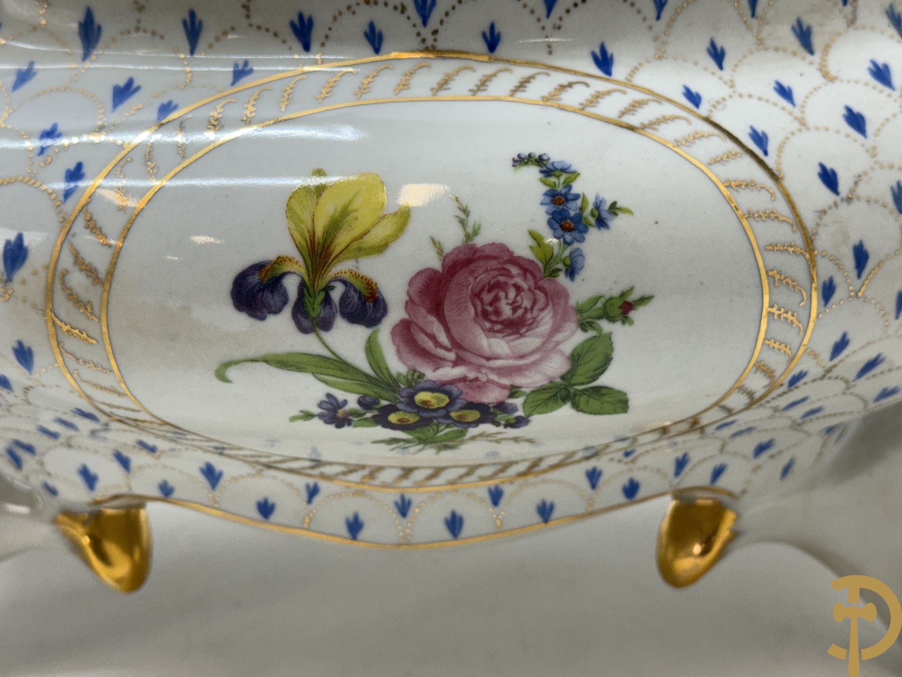 Wit porseleinen milieu de table met bloemendecor, Limoges gemerkt