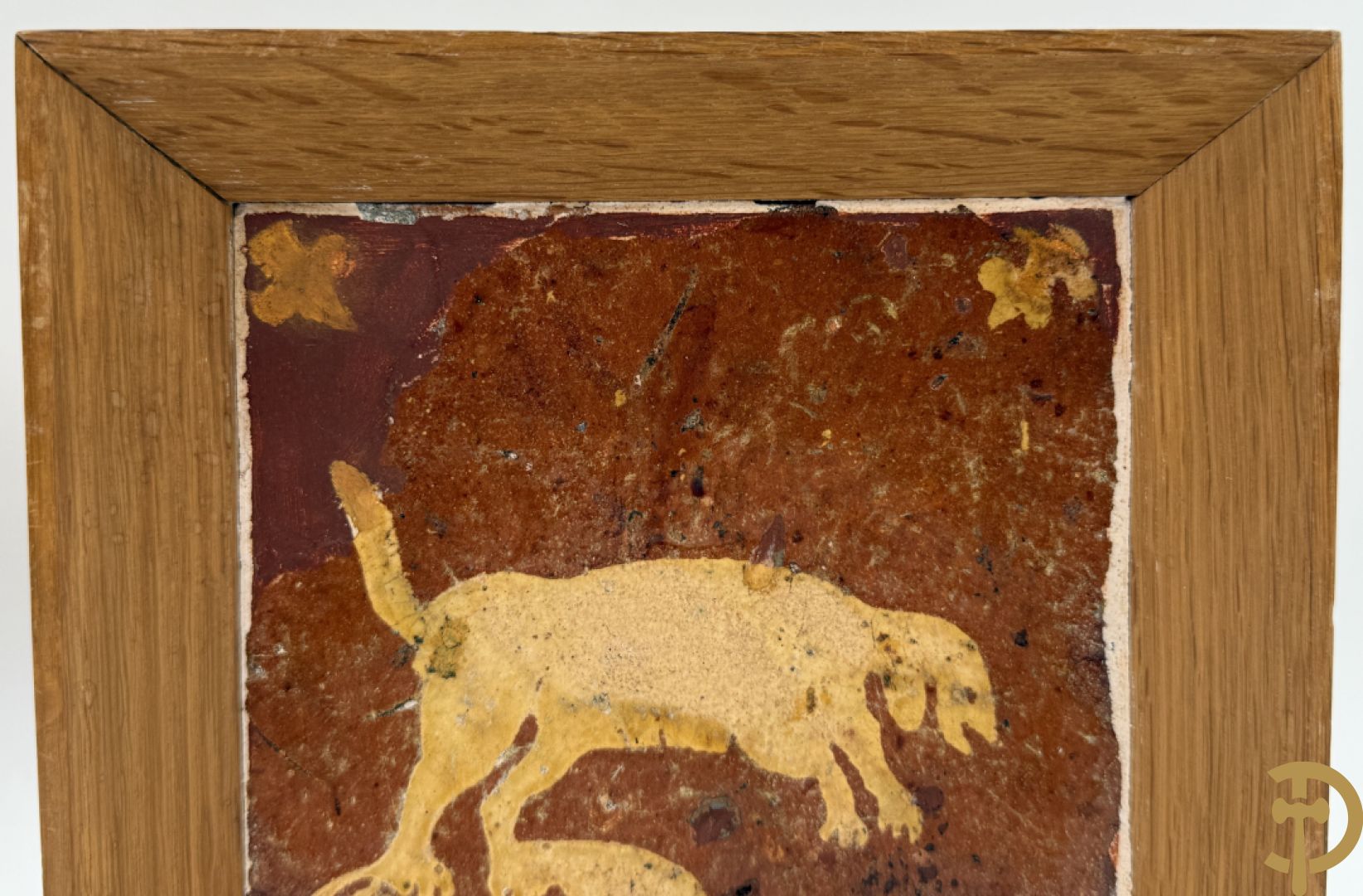 Paar 18e Vlaamse tegels met jager en hond ingelijst in kader