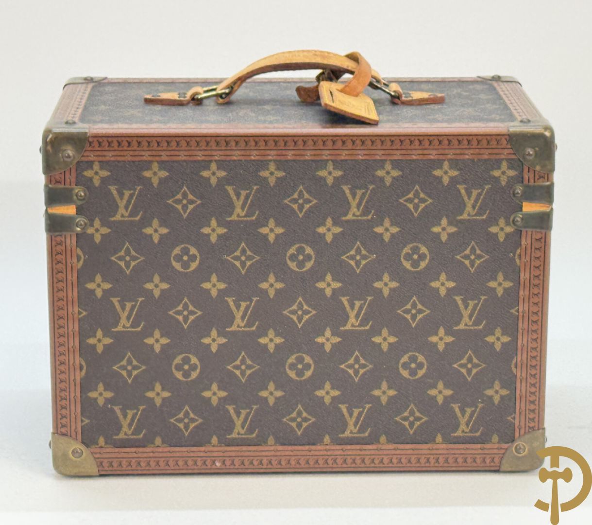 Louis Vuitton beauty case met verschillende vakjes en genummerd 948947