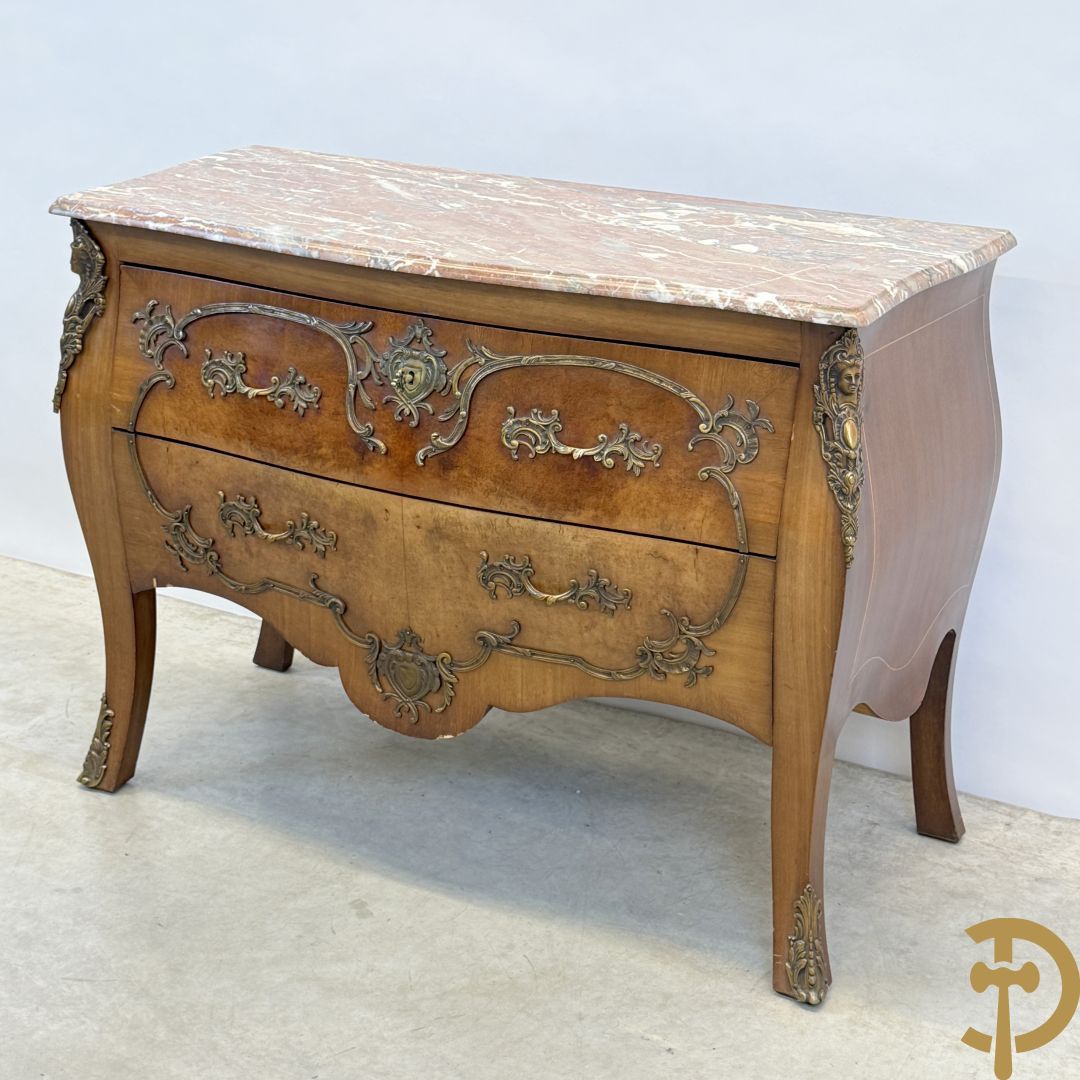 Notelaren Louis XV tweeladencommode met bronsbeslag en marmeren blad