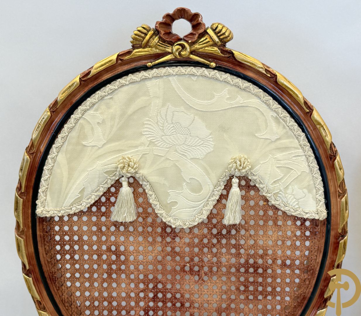 Set van 4 ovale medaillonstoelen in marbré effect met Louis XVI strik