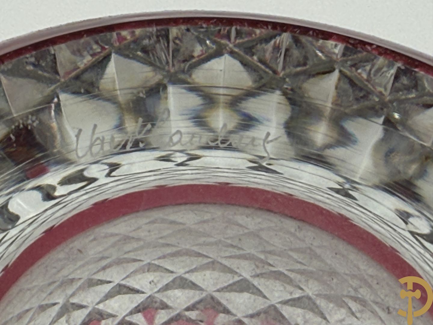 Val Saint Lambert  : Rode handgeslepen kristallen vaas