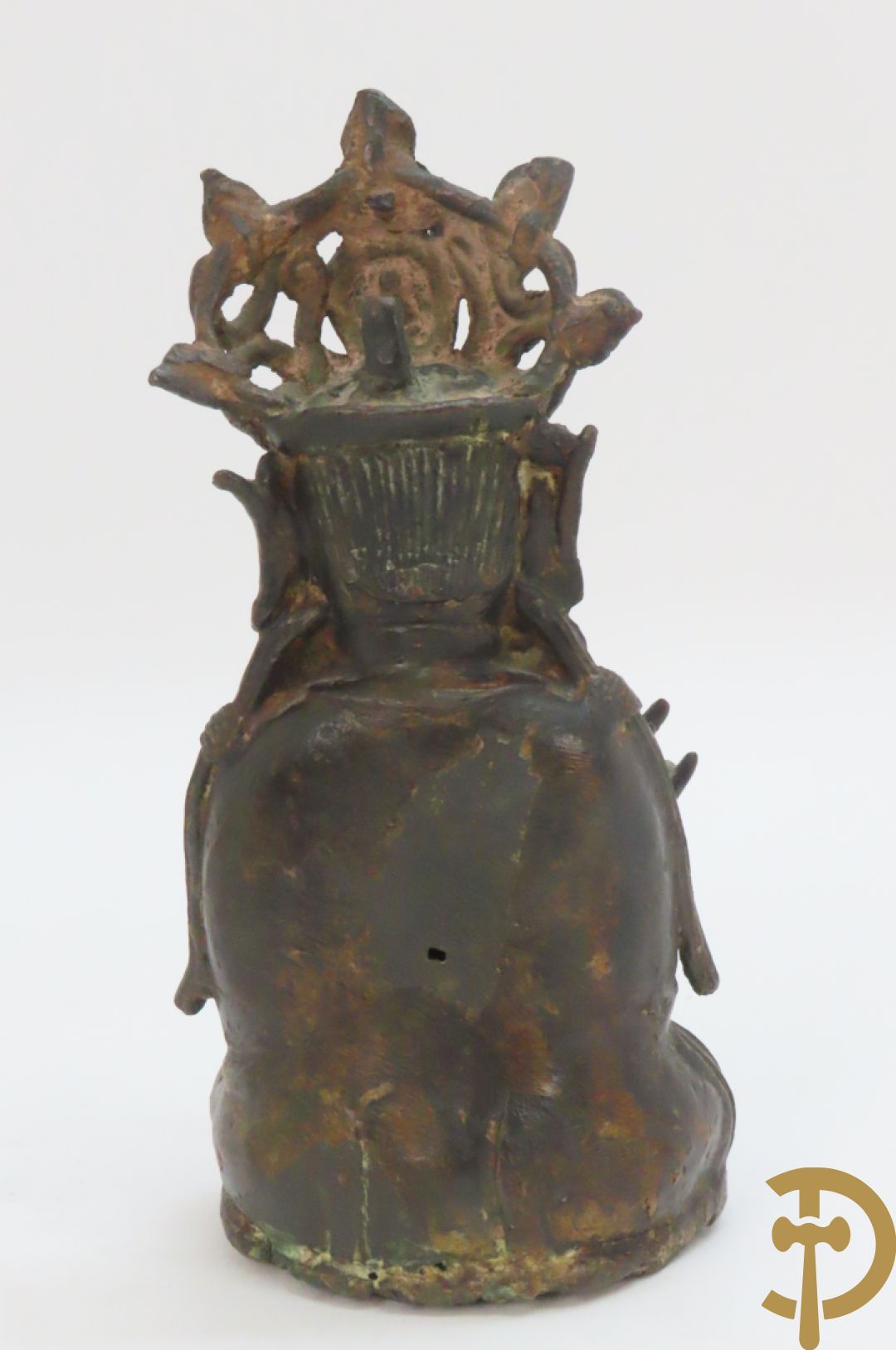 Antieke bronzen zittende boedha + kleine stenen boedha