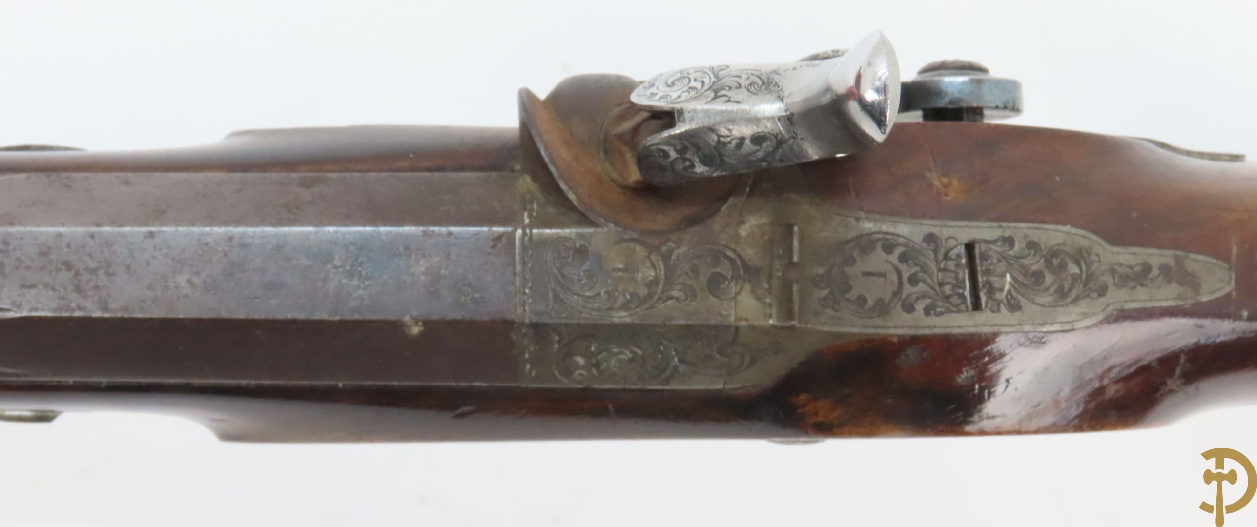 Antieke duelleerkoffer met paar percussie duelleerpistolen met notelaren handvat - (Antiek sierwapen daterend voor 1893 - kopers gebonden aan de Belgische wetgeving)