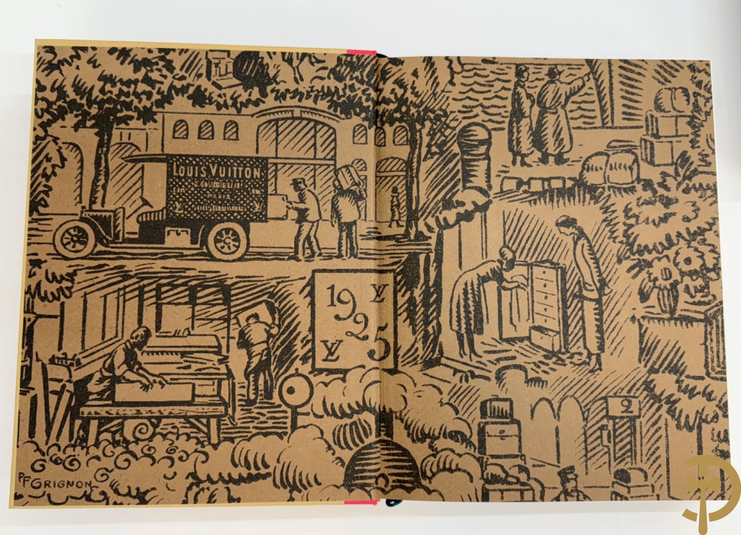 Boek Louis Vuitton, 100 Malles de Legende, door Pierre Leonforte, Editions de la Martinière + Louis Vuitton boekje + zakken Louis Vuitton + 2 kaartspellen Louis Vuitton