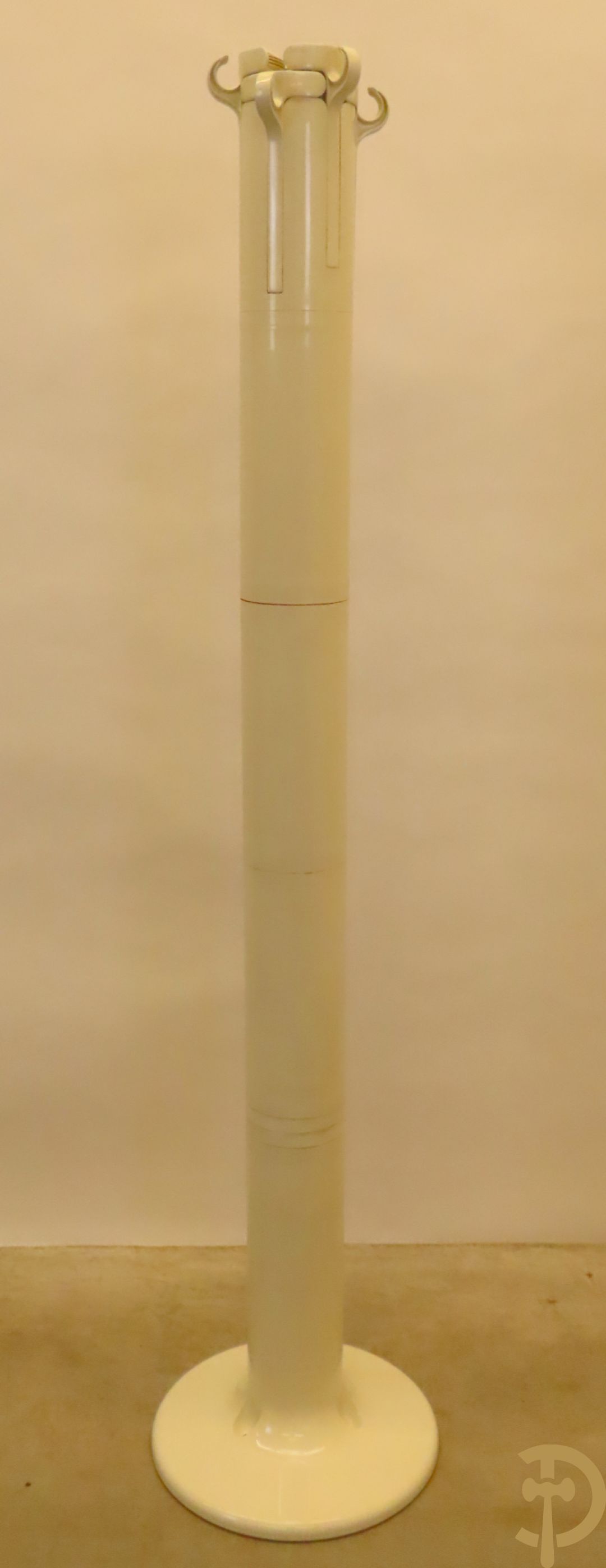 Plexi openklapbare kapstok, onderaan met parapluhouder, model Planta - designer G.C. Piretti voor de firma Anomima Castelli